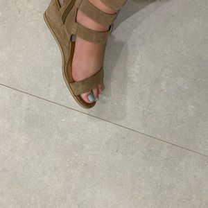 dolce vita small heel shoes (worn)